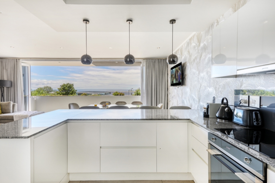 To Let 6 Bedroom Property for Rent in Camps Bay Western Cape